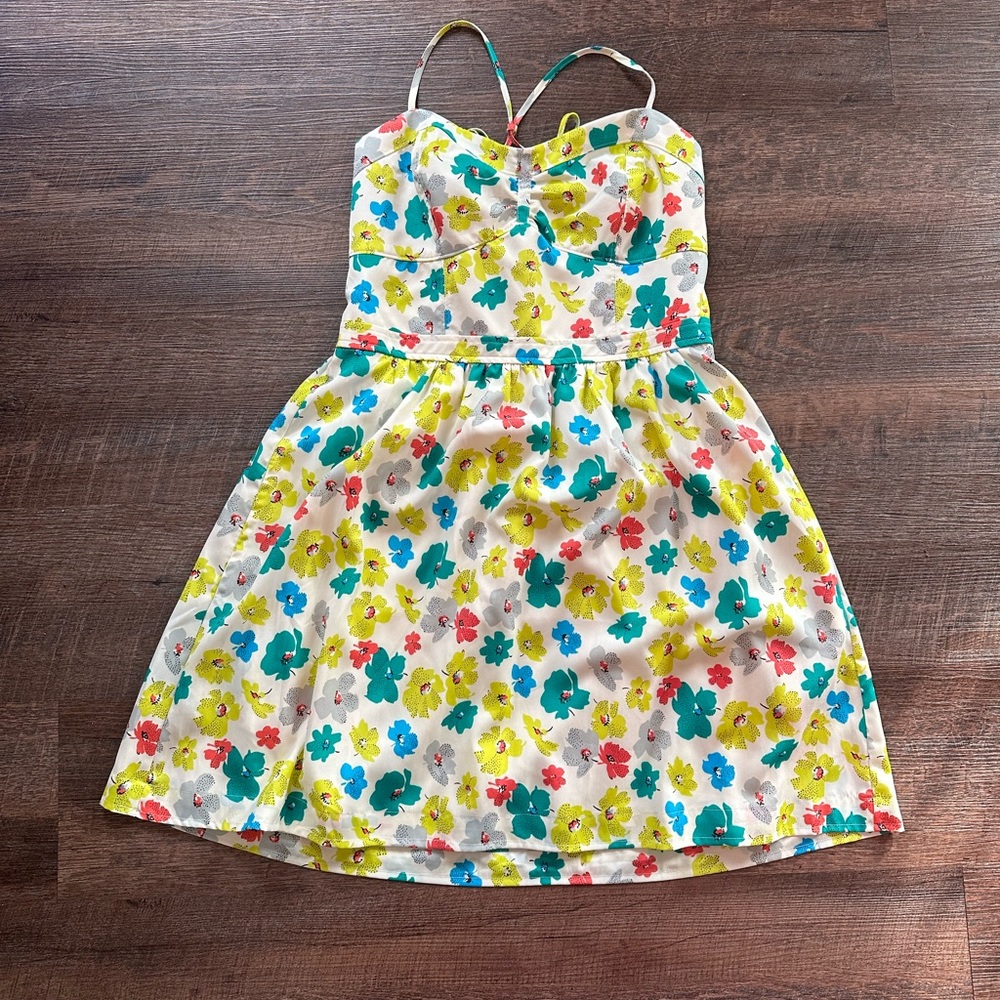 Womens size 10 American Eagle dress, fun and flirty WITH POCKETS!